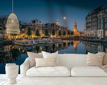 Full moon over the Amstel by Ernesto Schats