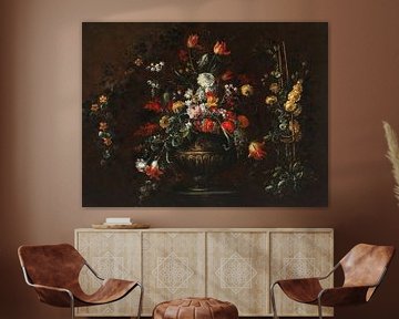 Rosen, Anemonen, rote Nelken, Guelderrose und andere Blumen in einer Urne, Elisabetta Marchioni