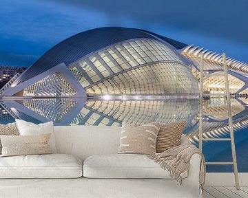 Stad van de kunst en wetenschap Valencia tijdens blauwe uurtje van Sander Groenendijk