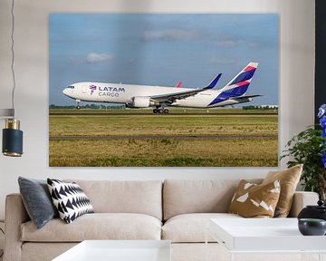 Take-off LATAM Cargo Boeing 767-300. van Jaap van den Berg