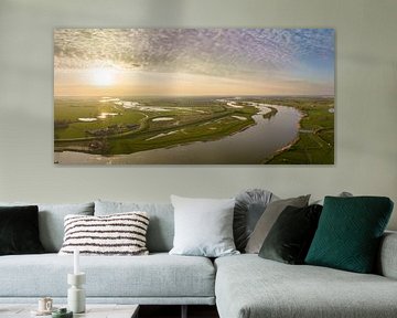IJssel en Reevediep lente zonsondergang panorama in vogelvlucht