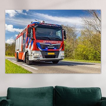 Brandweerwagen of brandweerauto op weg naar brand