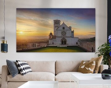 Assisi, San Francesco Basiliek bij zonsondergang. Umbrië van Stefano Orazzini