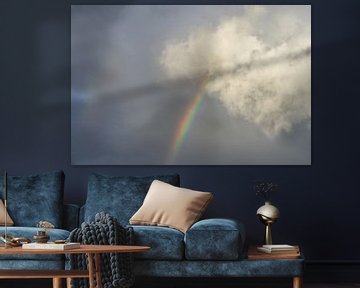 Regenboog tussen wolken van Rossum-Fotografie