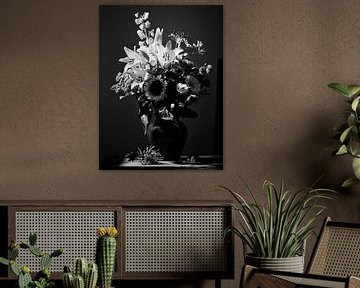Vase with flowers I Classic by Martijn Hoogendoorn