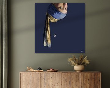 Vermeer Meisje met de Parel Ondersteboven - popart royal blue van Miauw webshop