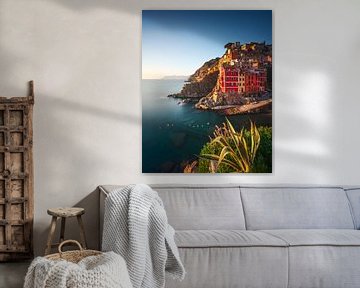 Das Dorf Riomaggiore und die Agavenpflanze. Cinque Terre von Stefano Orazzini