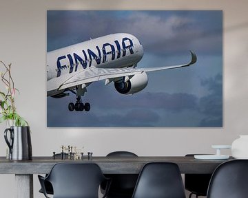 Het opstijgen van een Finnair Airbus a350-900. van Planephotos by Ruben