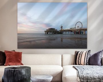 La jetée de Scheveningen dans la douce lumière du soir