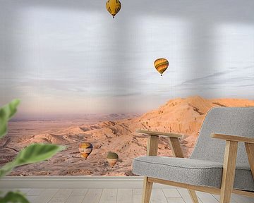 Luchtballon zonsopkomst boven Luxor, Egypte van Hannah Hoek