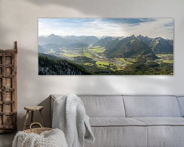 schöner Bergblick auf Reutte in Tirol, Lech und das Lechtal von Leo Schindzielorz