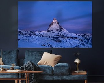 Matterhorn bij Zermatt - blauw uur - de dag ontwaakt van Pascal Sigrist - Landscape Photography