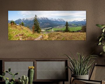 Blick vom Krepelschrofen nach Wallgau, Landschaft Oberbayern von SusaZoom