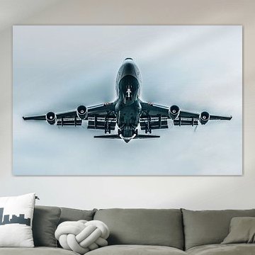 Boeing 747 in landing