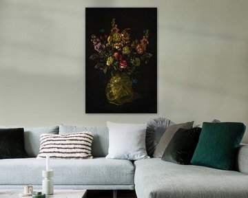 Blumen in Vase auf dunklem Hintergrund von Marga Goudsbloem