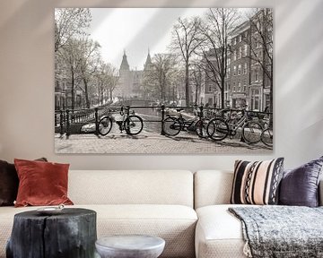 Amsterdam. Rijksmuseum in zwart-wit sepia. van Alie Ekkelenkamp