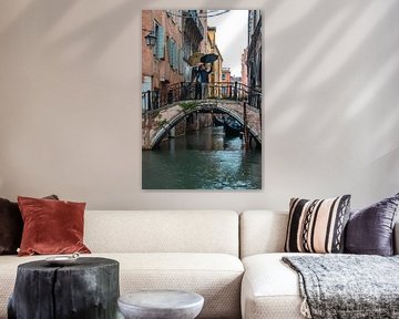 Brücke über die Kanäle von Venedig, Italien von Marco Leeggangers