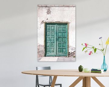 Vintage turquoise deur, oude muur | Foto print deuren Spanje | Kleurrijke reisfotografie van HelloHappylife
