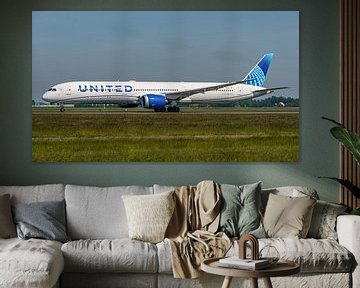 United Airlines Boeing 787-10 Dreamliner. by Jaap van den Berg