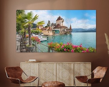 schilderachtig kasteel Oberhofen, promenade langs het meer met palmboom en van SusaZoom