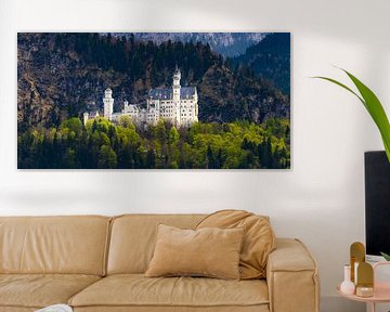 Schloß Neuschwanstein im Frühling von Walter G. Allgöwer