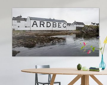 De kenmerkende Ardbeg Warehouse op Islay van Thijs Schouten