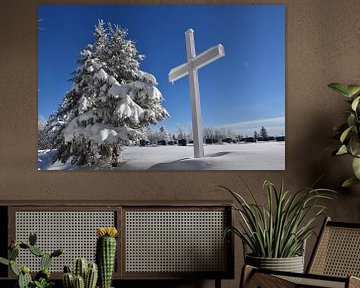 La croix au cimetière du village en hiver sur Claude Laprise