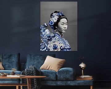 Japanse vrouw in Delfts blauw op Grijze achtergrond, moderne variatie op een Geisha portret van Mijke Konijn