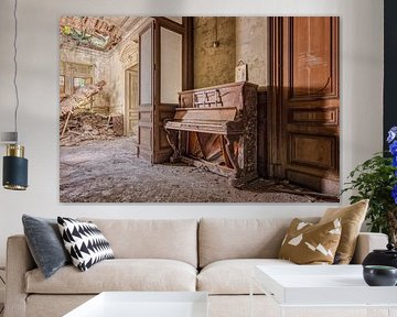 Vergeten piano's in een verlaten Frans kasteel