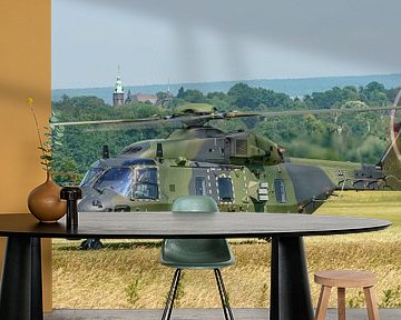 Klaar voor vertrek: NH-90 helikopter van de Luftwaffe. van Jaap van den Berg