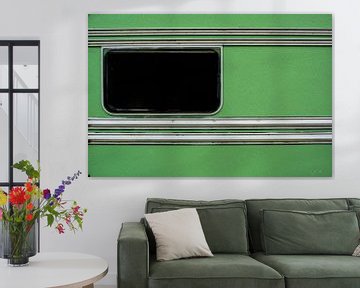Caravane rétro-verte détail d'une fenêtre sur Blond Beeld