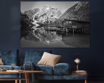 Pragser Wildsee in Schwarz und Weiß von Henk Meijer Photography