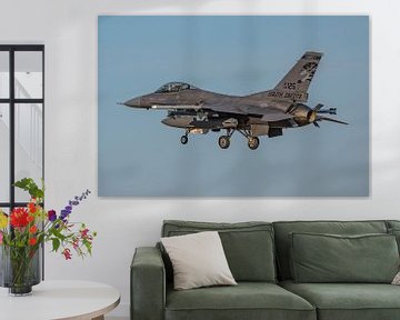 Landung einer F-16 der Air National Guard in Schleswig Jagel. von Jaap van den Berg