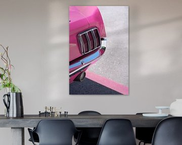 Roze Oldtimer Ford Mustang Automotive van Jenine Blanchemanche