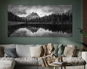 Sonnenaufgang am Lago d'Antorno in Schwarz und Weiß von Henk Meijer Photography