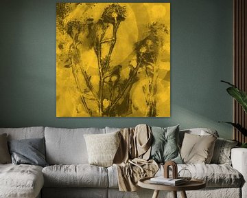 Moderne abstracte botanische kunst. Bloemen op goudgeel. van Dina Dankers