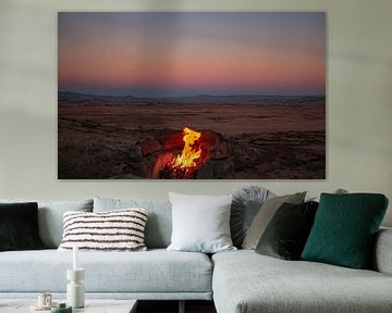 Am Lagerfeuer in Namibia von Bin Chen