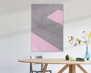 Minimalistische roze zebrapad als wegbelijning van Jenine Blanchemanche