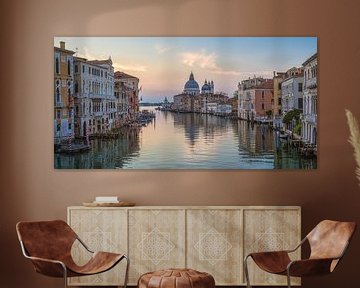 Panorama van het Canal Grande in Venetië van Jean Claude Castor