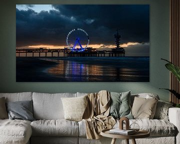 Touristenattraktion: der Pier von Scheveningen. von Jaap van den Berg