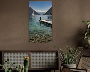 Anlegestelle und Segelboot am Achensee von Sara in t Veld Fotografie