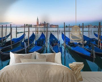 Panorama van gondels in Venetië