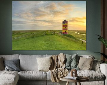 Sonnenaufgang beim Pilsumer Leuchtturm von Michael Valjak