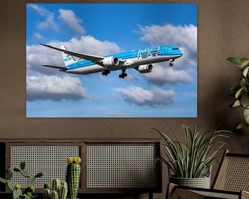 KLM (100 jaar) Boeing 787 landt op Schiphol van Maxwell Pels