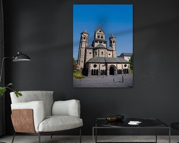 Abbaye de Maria Laach en Allemagne par une journée ensoleillée avec un ciel bleu