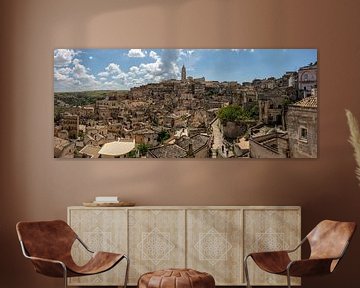 Panorama op oude centrum van Matera, Italie van Joost Adriaanse