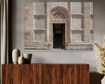 Porte avec les deux lions de la cathédrale San Rufino à Assise, Italie sur Joost Adriaanse