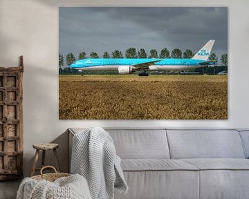 KLM Boeing 777-300 (PH-BVR). van Jaap van den Berg