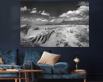 Plage de Falassarna en Crète en Grèce en noir et blanc sur Manfred Voss, Schwarz-weiss Fotografie