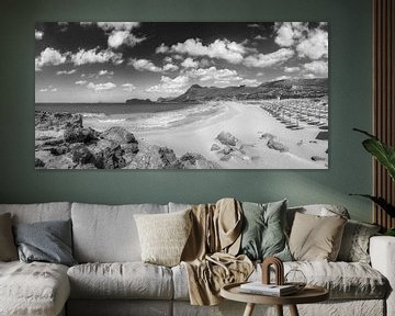 Falasarna Beach en Crète en Grèce en noir et blanc. sur Manfred Voss, Schwarz-weiss Fotografie